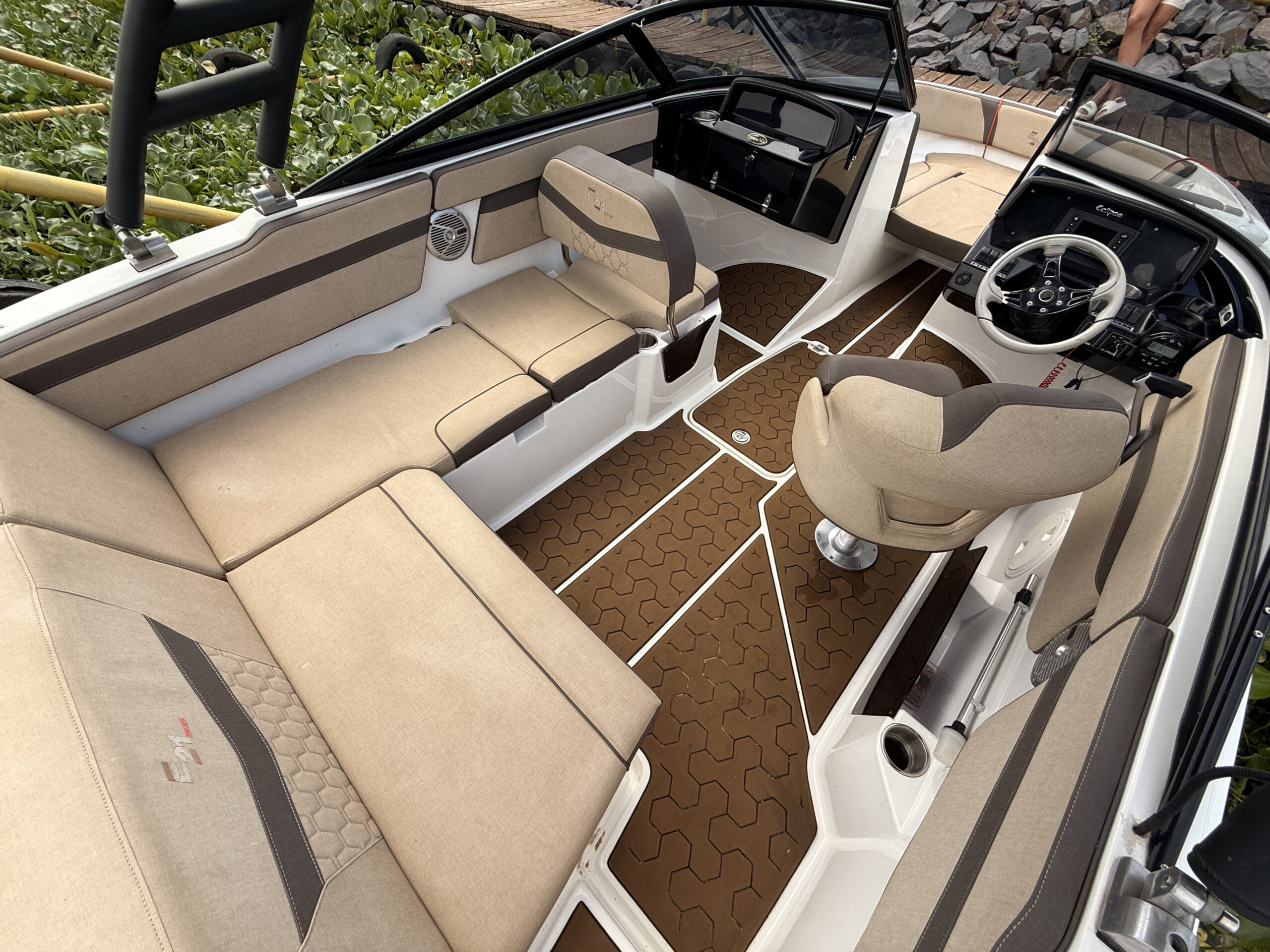 Eclipse 21SS - Evinrude 200 4 Eclipse 21SS - Evinrude 200 - Image 4